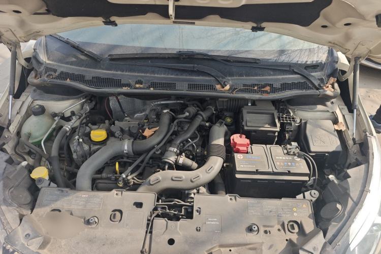 Used Renault Captur 2015 1.2T Automatic Luxury First Edition Engine Bay
