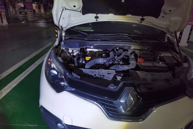 Used Renault Captur 2015 1.2T Automatic Comfort Edition Engine Bay Right