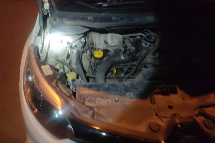 Used Renault Captur 2015 1.2T Automatic Standard Edition Engine Bay Right