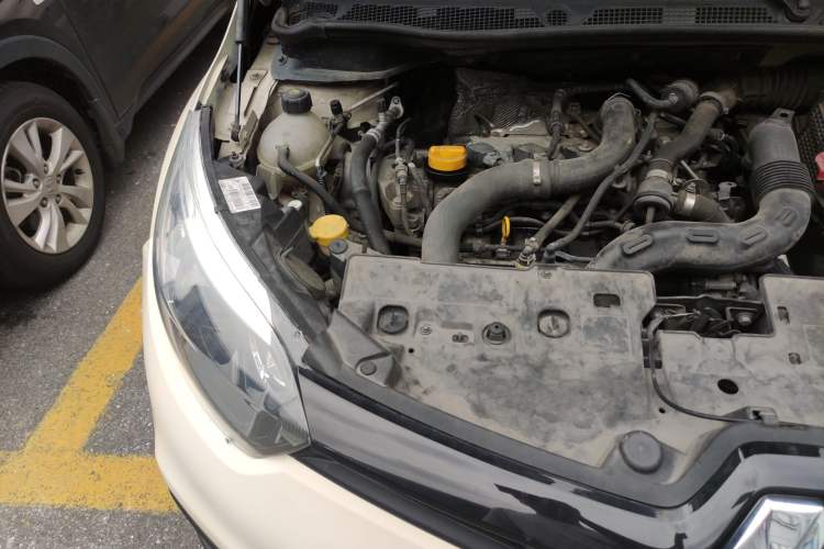 Used Renault Captur 2015 1.2T Automatic Standard Edition Engine Bay Right