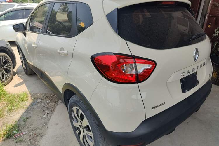 Used Renault Captur 2015 1.2T Automatic Standard Edition Exterior 2