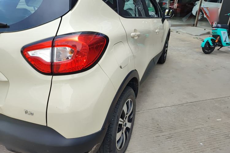 Used Renault Captur 2015 1.2T Automatic Standard Edition Exterior 3