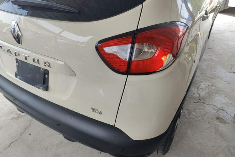 Used Renault Captur 2015 1.2T Automatic Standard Edition Exterior 3