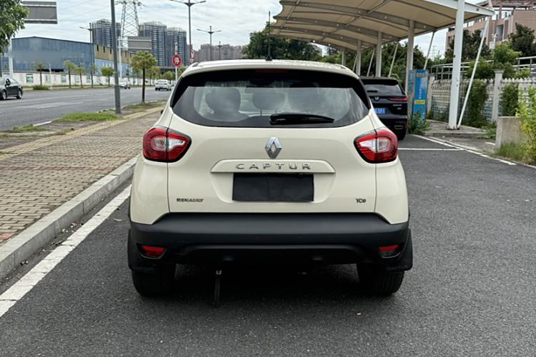 Used Renault Captur 2015 1.2T Automatic Standard Edition Exterior 4