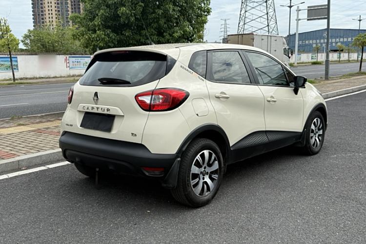 Used Renault Captur 2015 1.2T Automatic Standard Edition Exterior 5