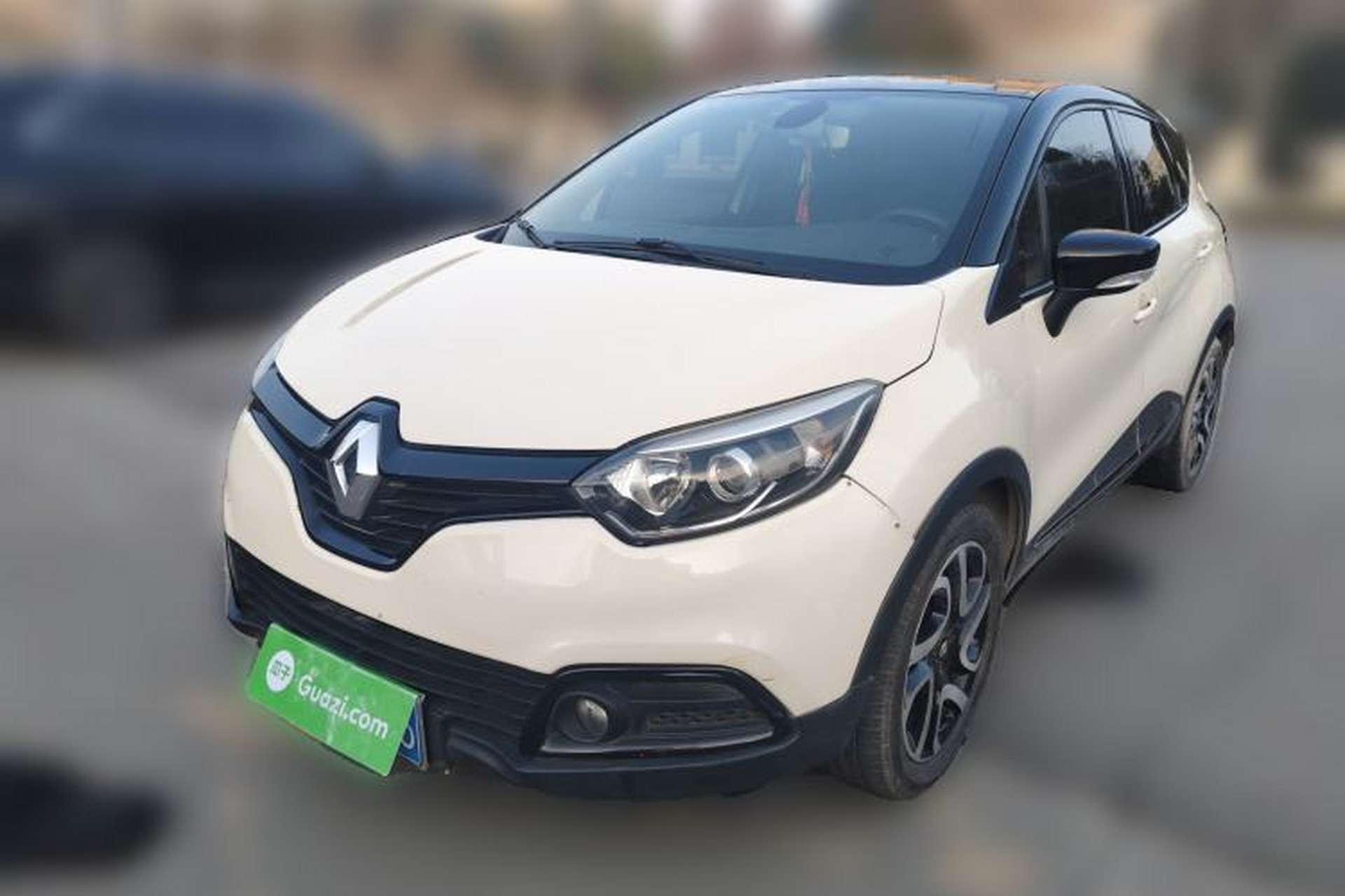 Used Renault Captur 2015 1.2T Automatic Luxury First Edition Front Left 45 Deg