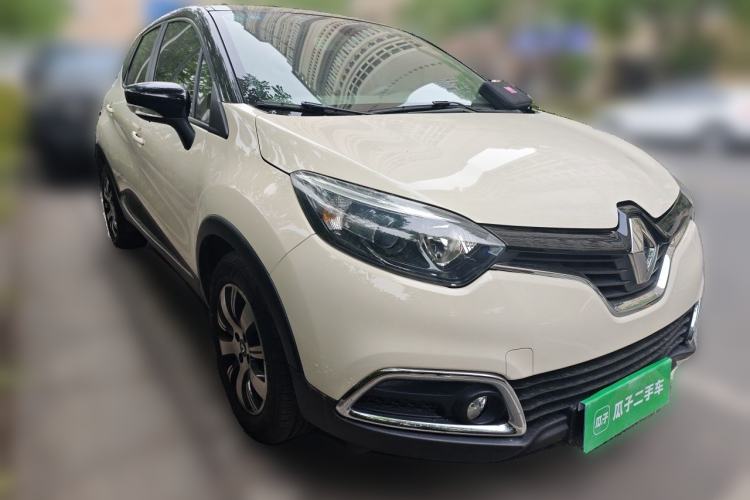 Used Renault Captur 2015 1.2T Automatic Comfort Edition Front Right 45 Deg