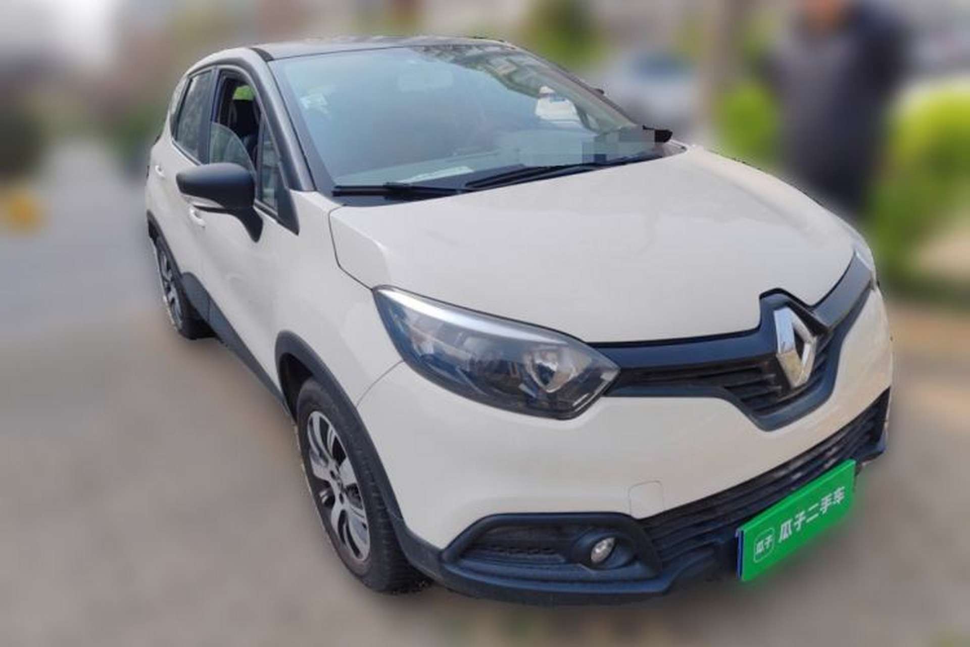 Used Renault Captur 2015 1.2T Automatic Comfort Edition Front Right 45 Deg
