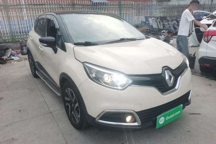 Used Renault Captur 2015 1.2T Automatic Luxury First Edition Front Right 45 Deg