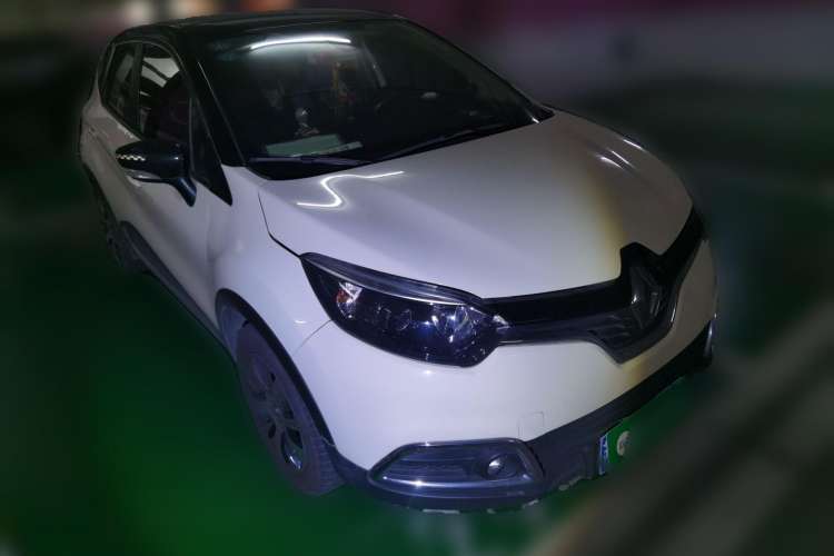 Used Renault Captur 2015 1.2T Automatic Comfort Edition Front Right 45 Deg