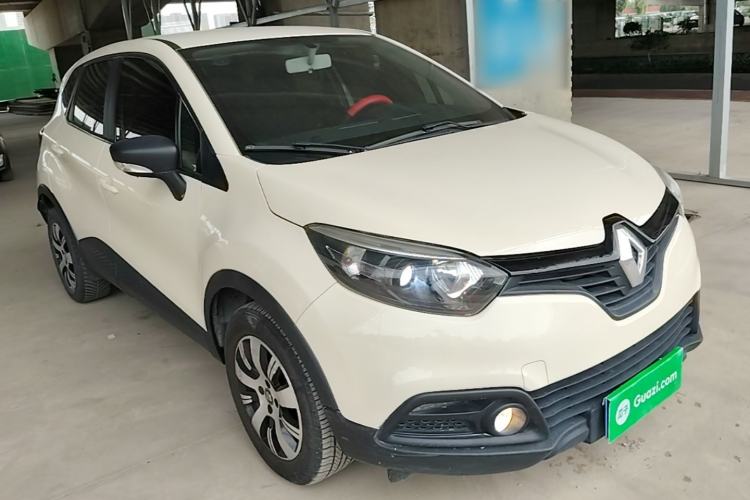 Used Renault Captur 2015 1.2T Automatic Standard Edition Front Right 45 Deg