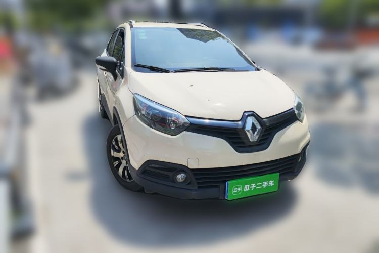 Used Renault Captur 2015 1.2T Automatic Standard Edition Front Right 45 Deg
