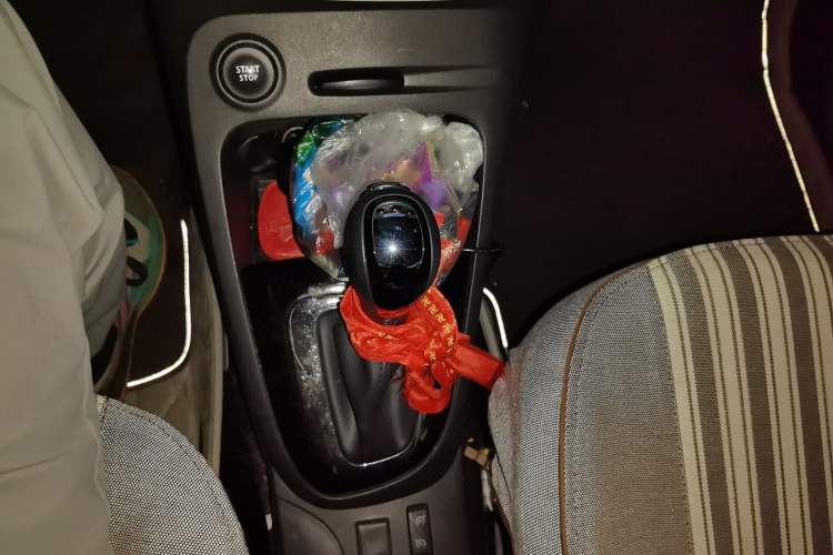 Used Renault Captur 2015 1.2T Automatic Standard Edition Gear Lever