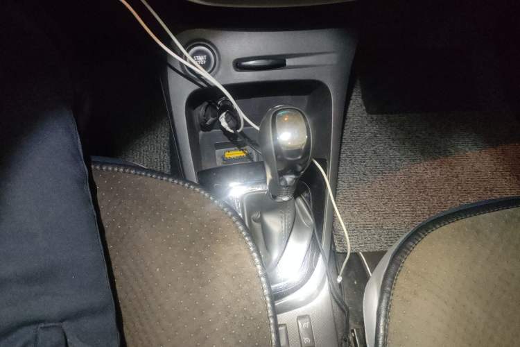Used Renault Captur 2015 1.2T Automatic Standard Edition Gear Lever