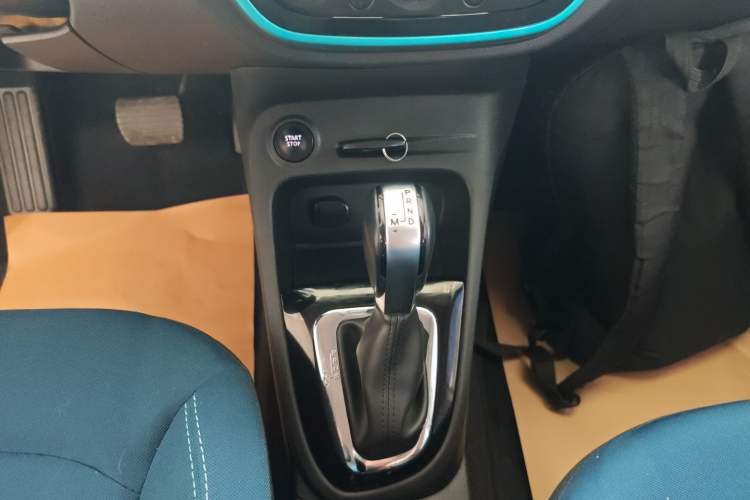 Used Renault Captur 2015 1.2T Automatic Standard Edition Gear Lever