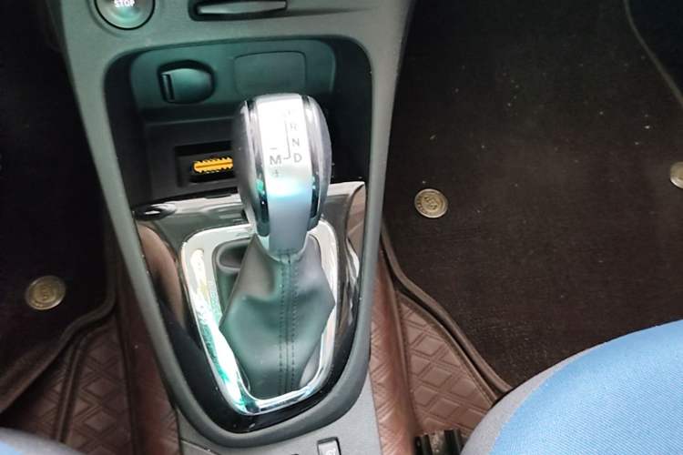 Used Renault Captur 2015 1.2T Automatic Standard Edition Gear Lever