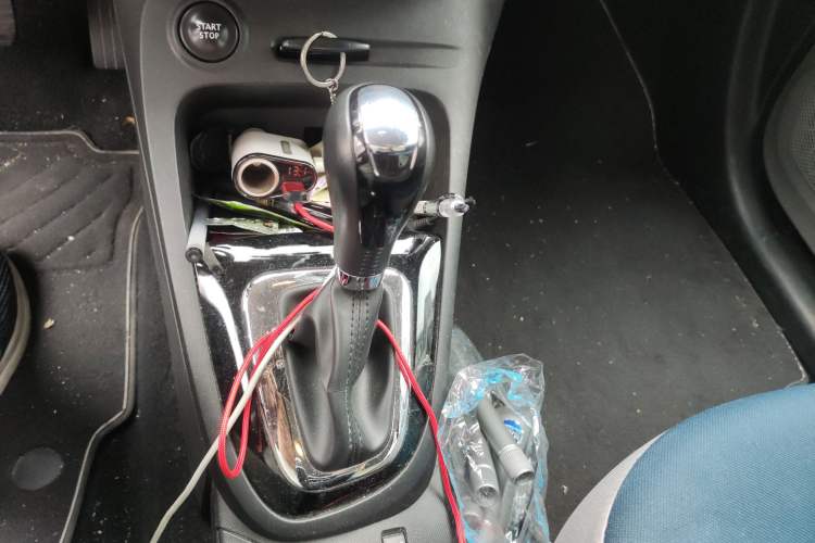Used Renault Captur 2015 1.2T Automatic Standard Edition Gear Lever