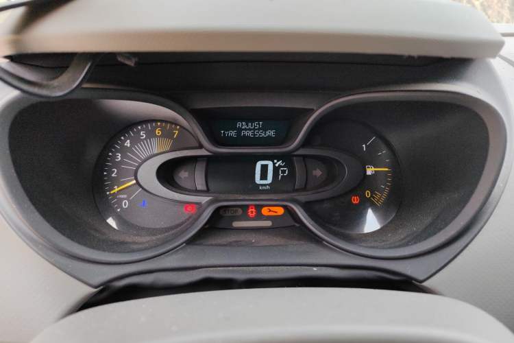 Used Renault Captur 2015 1.2T Automatic Comfort Edition Instrument Cluster