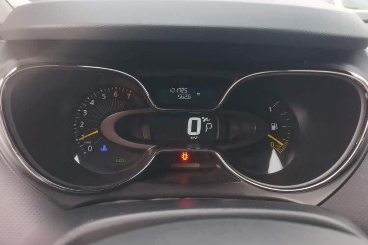 Used Renault Captur 2015 1.2T Automatic Luxury First Edition Instrument Cluster