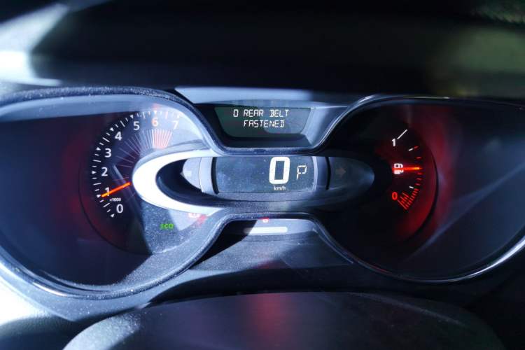 Used Renault Captur 2015 1.2T Automatic Comfort Edition Instrument Cluster