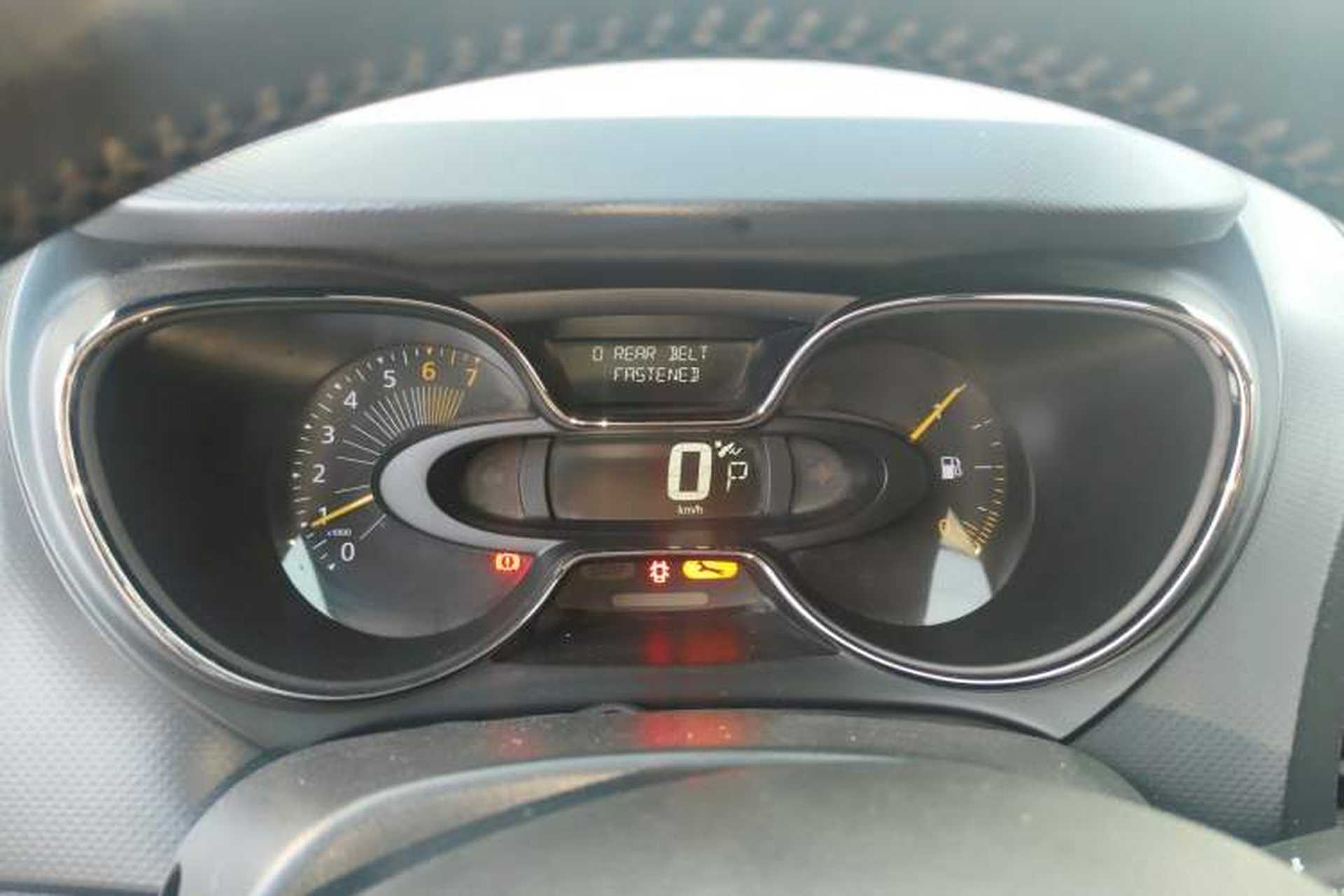 Used Renault Captur 2015 1.2T Automatic Luxury First Edition Instrument Cluster