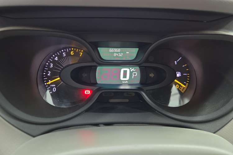 Used Renault Captur 2015 1.2T Automatic Standard Edition Instrument Cluster