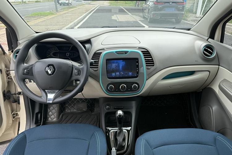 Used Renault Captur 2015 1.2T Automatic Standard Edition Interior 1