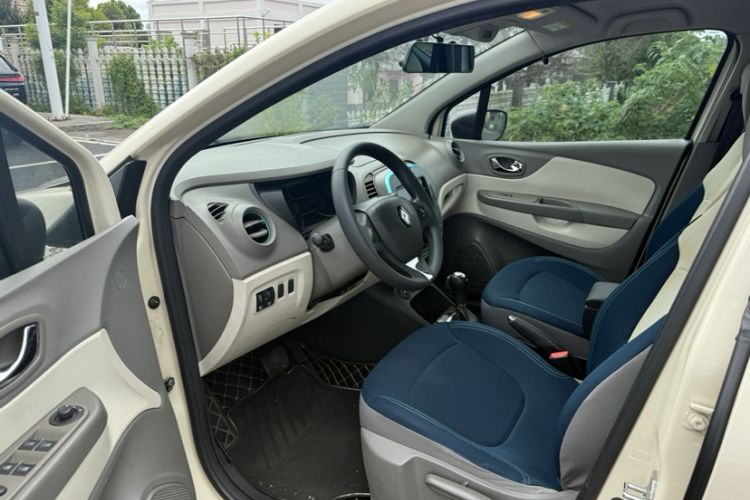 Used Renault Captur 2015 1.2T Automatic Standard Edition Interior 2