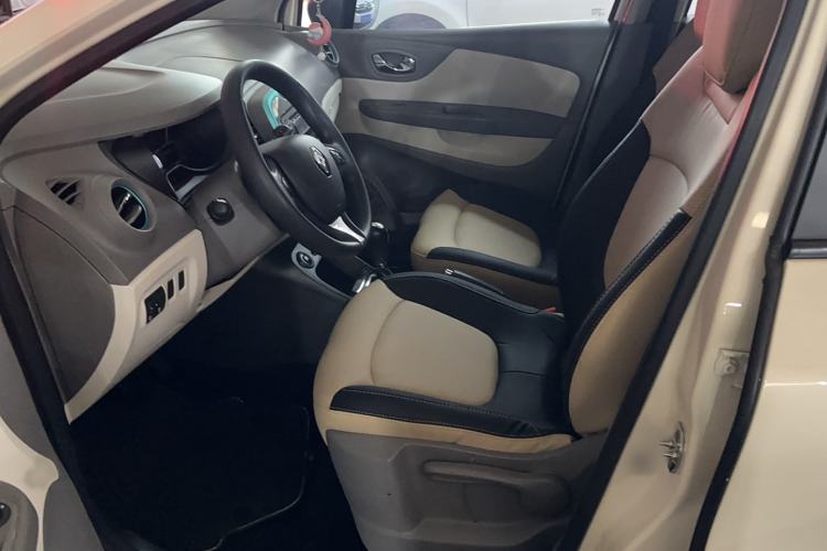 Used Renault Captur 2015 1.2T Automatic Standard Edition Interior 2