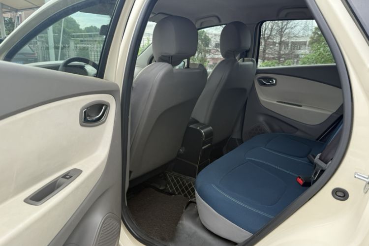 Used Renault Captur 2015 1.2T Automatic Standard Edition Interior 3