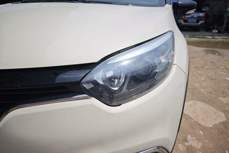 Used Renault Captur 2015 1.2T Automatic Comfort First Edition Left Front Headlight