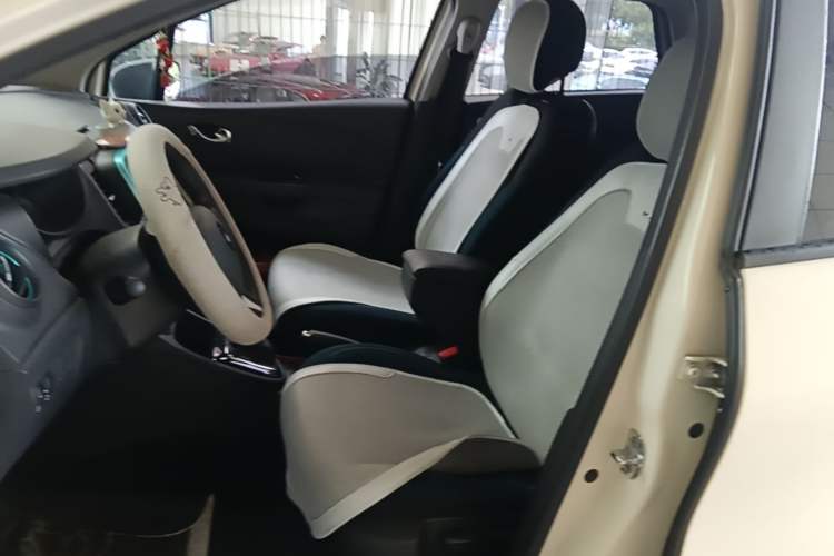 Used Renault Captur 2015 1.2T Automatic Standard Edition Left Front Seat