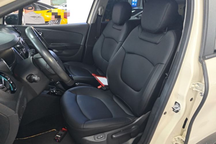 Used Renault Captur 2015 1.2T Automatic Comfort First Edition Left Front Seat