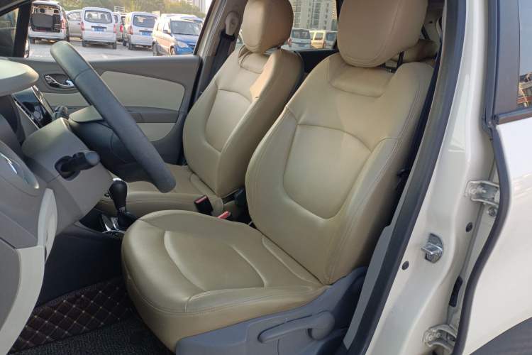 Used Renault Captur 2015 1.2T Automatic Standard Edition Left Front Seat
