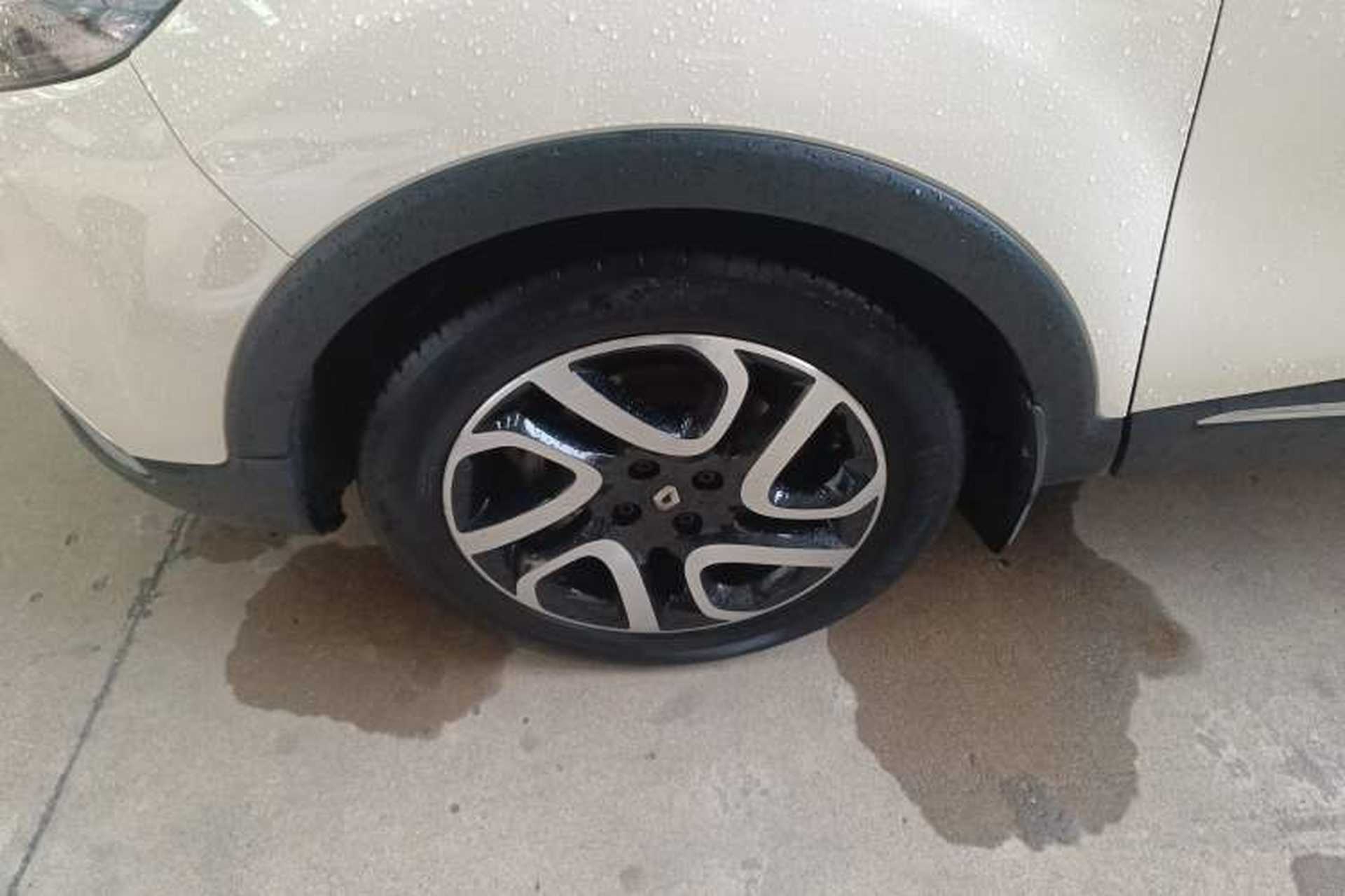 Used Renault Captur 2015 1.2T Automatic Comfort Edition Left Front Wheel Hub