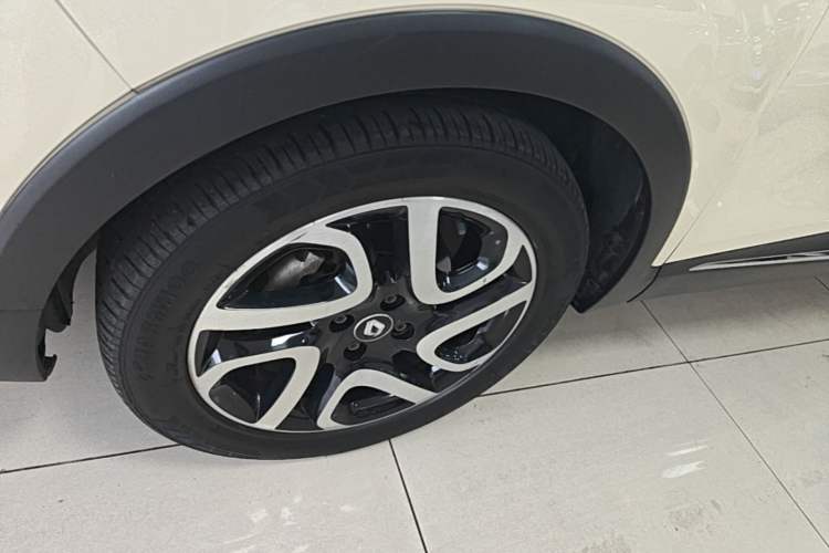 Used Renault Captur 2015 1.2T Automatic Comfort First Edition Left Front Wheel Hub
