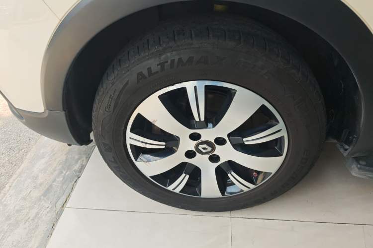 Used Renault Captur 2015 1.2T Automatic Standard Edition Left Front Wheel Hub