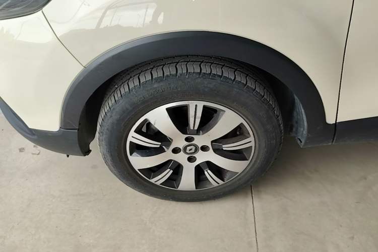 Used Renault Captur 2015 1.2T Automatic Standard Edition Left Front Wheel Hub