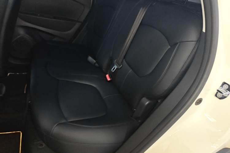 Used Renault Captur 2015 1.2T Automatic Comfort First Edition Left Rear Seat