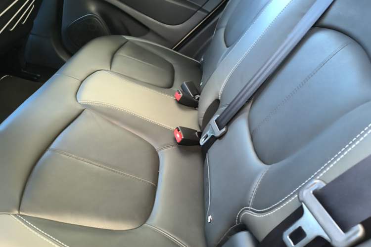Used Renault Captur 2015 1.2T Automatic Luxury First Edition Left Rear Seat