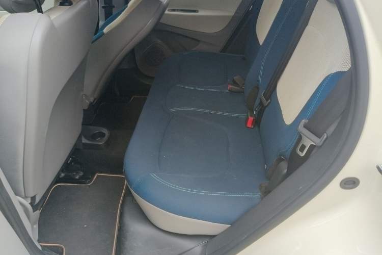 Used Renault Captur 2015 1.2T Automatic Standard Edition Left Rear Seat