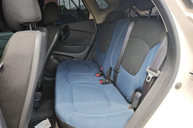 Used Renault Captur 2015 1.2T Automatic Comfort First Edition Left Rear Seat