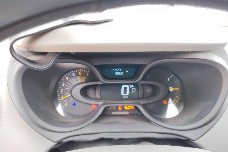 Used Renault Captur 2015 1.2T Automatic Comfort Edition Odometer Close Up