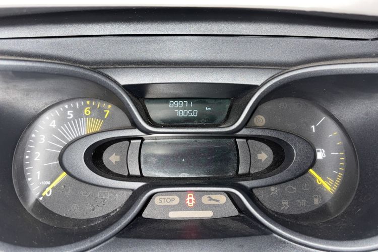 Used Renault Captur 2015 1.2T Automatic Standard Edition Odometer Close Up