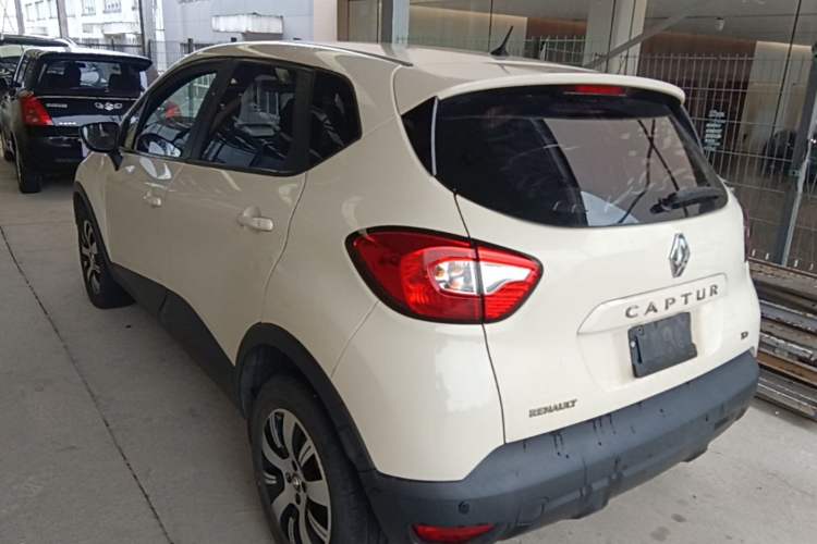 Used Renault Captur 2015 1.2T Automatic Standard Edition Rear Left 45 Deg
