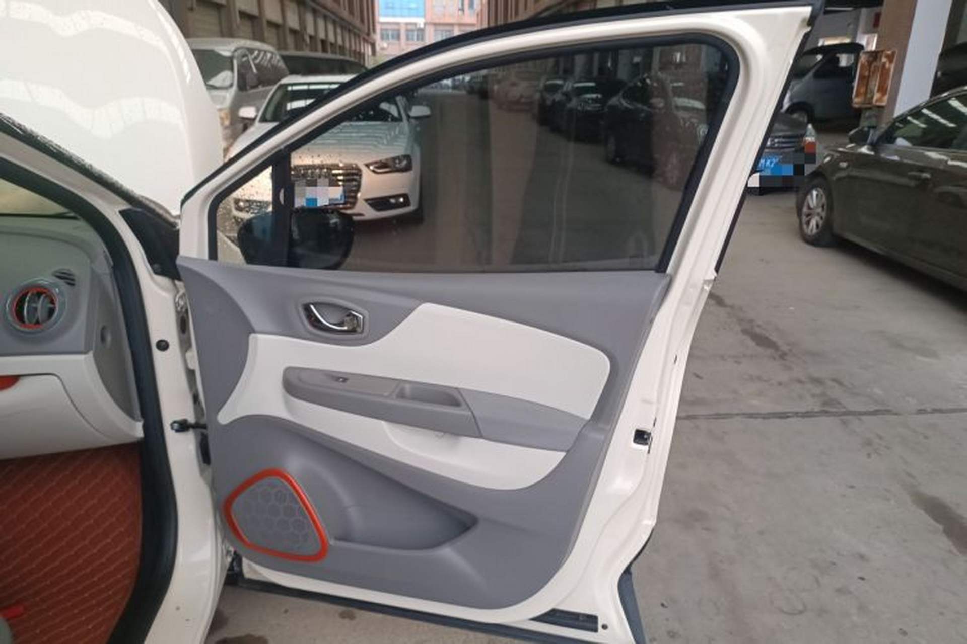 Used Renault Captur 2015 1.2T Automatic Comfort Edition Right Front Door Interior