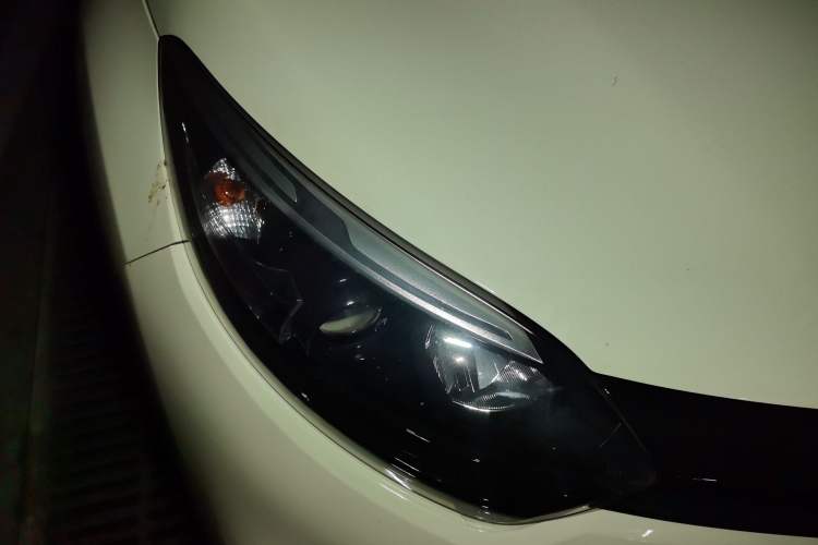 Used Renault Captur 2015 1.2T Automatic Standard Edition Right Front Headlight