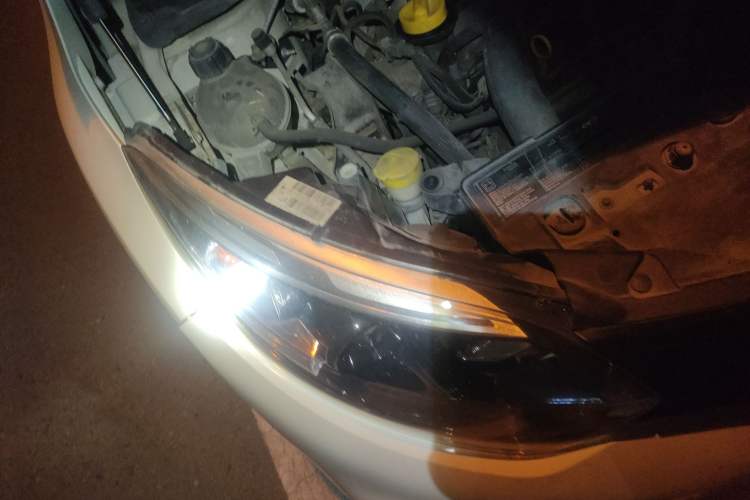 Used Renault Captur 2015 1.2T Automatic Standard Edition Right Front Headlight