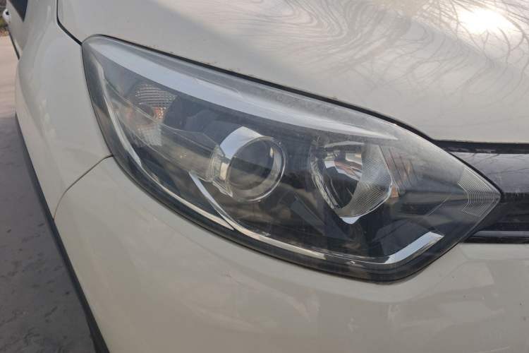 Used Renault Captur 2015 1.2T Automatic Luxury First Edition Right Front Headlight