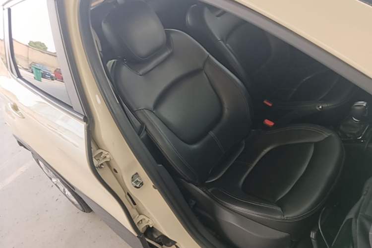Used Renault Captur 2015 1.2T Automatic Standard Edition Right Front Seat